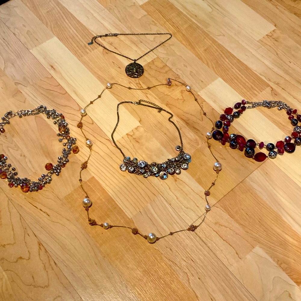 Final Bundle of 5 Women’s jewelry- 5 necklaces (gold/silver)